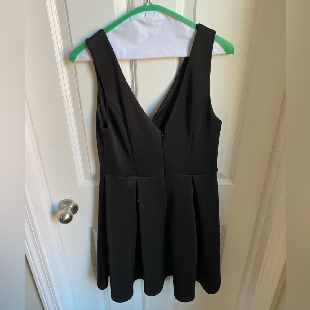 Forever 21 A-Line Mini Dress with Flared Skirt Holiday Party - Picture 4 of 5